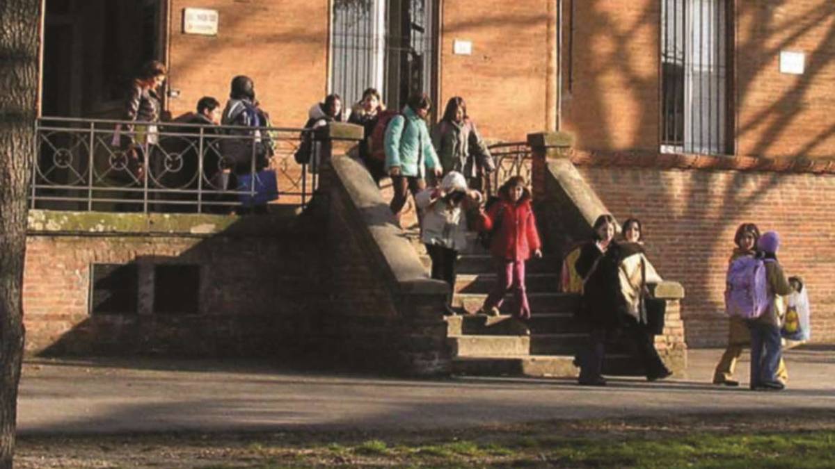 Imola, scuola chiusa per Covid: altre sotto osservazione