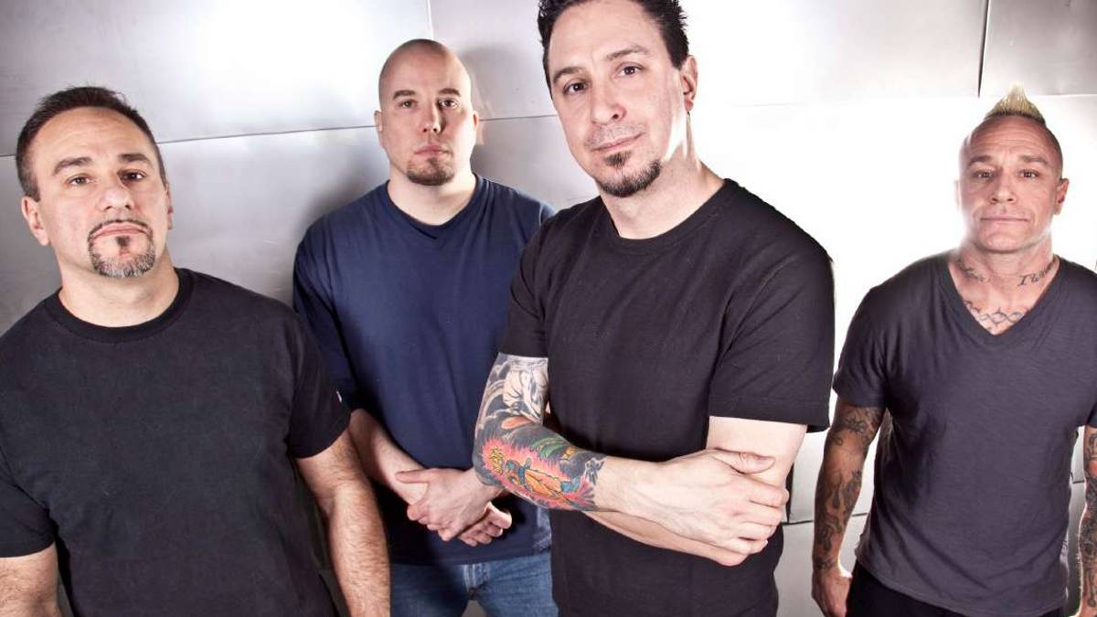 Bay Fest, il ritorno assordante del punk a Igea Marina