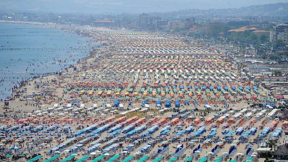 Demanio e spiagge. Il Consiglio di Stato: Le concessioni scadono a fine anno