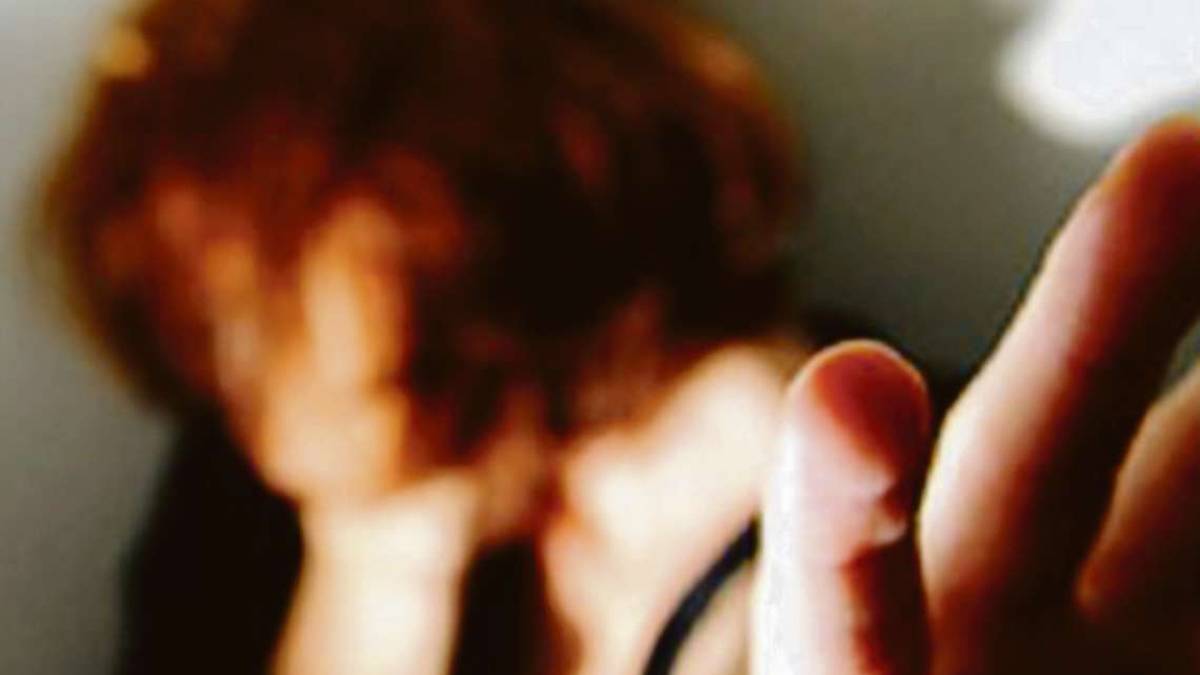 Riccione. Perseguita la cameriera: La uccido con un coltello alla gola in centro