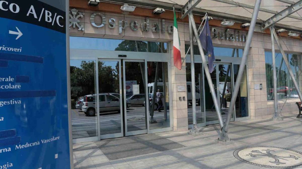 Ospedali ed Rsa: confermato l'obbligo della mascherina anti Covid