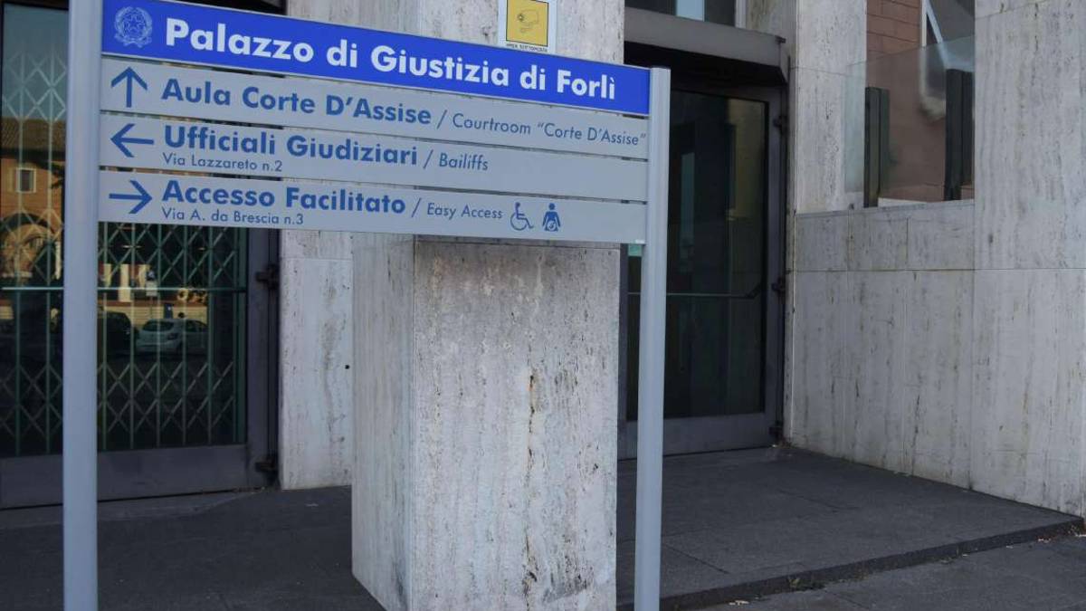 Forlì, scherzi alle matricole: assolto 26enne