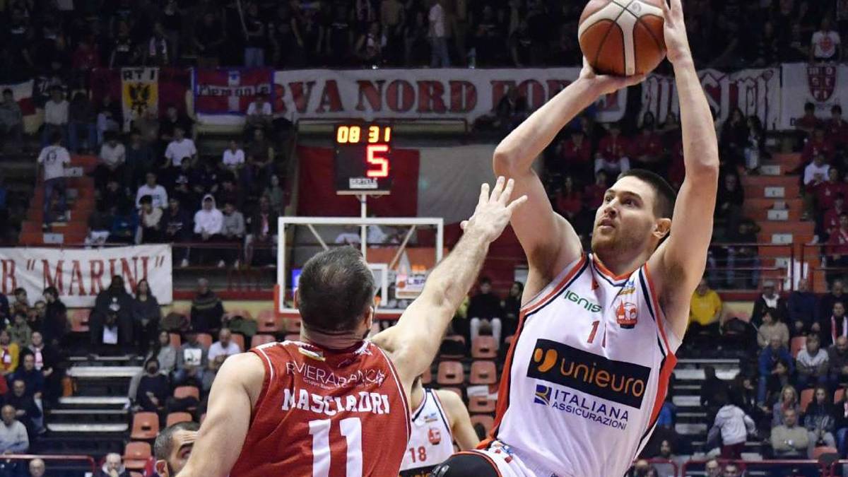 Basket A2, gran mercato per Rbr e Unieuro