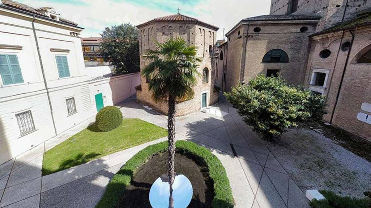 Dal duomo di Milano a San Marino, Dante sempre sugli scudi