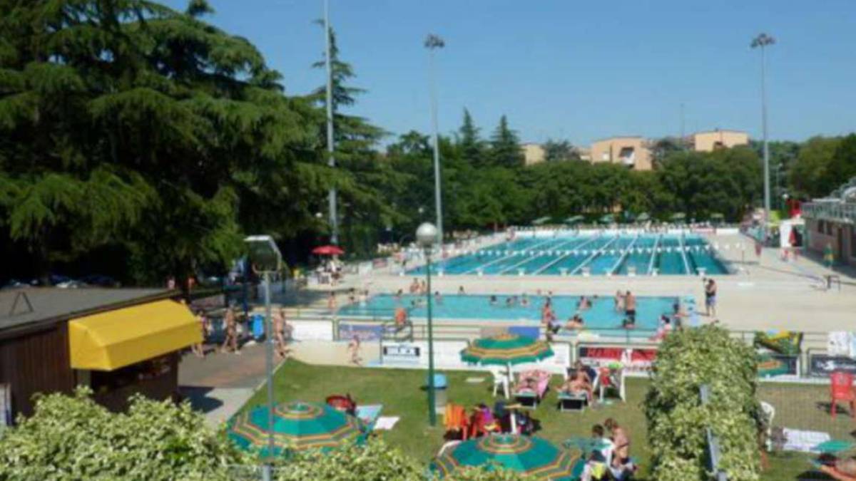 Imola, sabato apre la piscina comunale: prezzi invariati