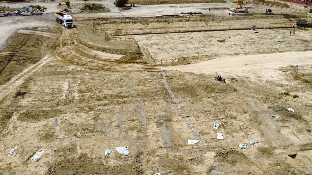 Cesena, all'ex mercato spuntano tombe e altri antichi reperti