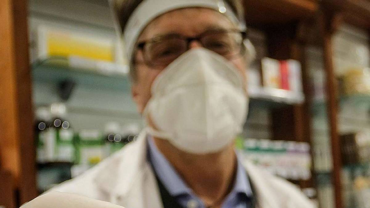 Rimini. Assalto alle farmacie, tamponi prenotati fino alla fine dell'anno