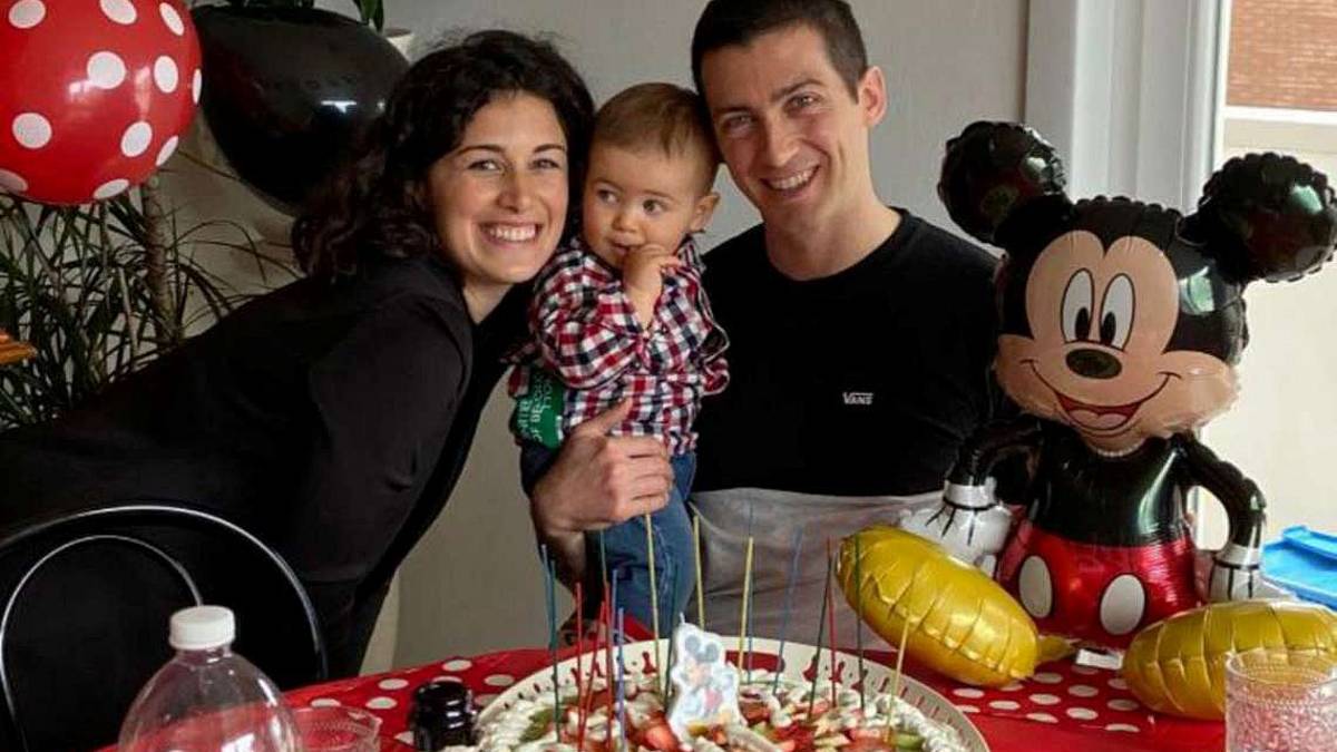 Il mondo di Tommy dietro una mascherina