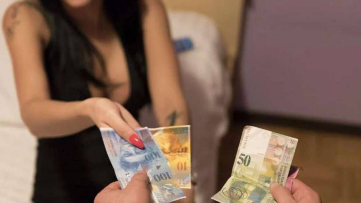 Cesenatico, cliente troppo dotato: escort chiama i Carabinieri