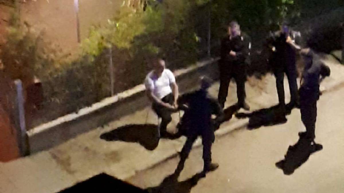 Cervia, aggredisce i carabinieri vicino al passeggio