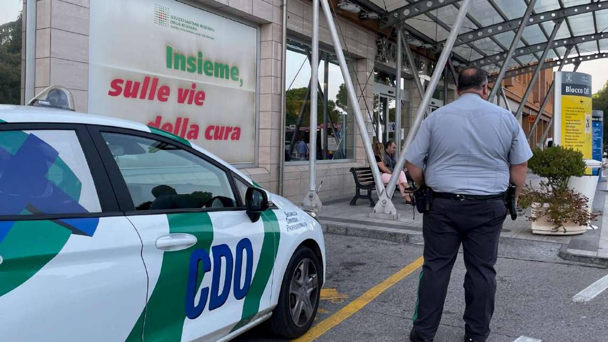 Cesena: ricoverato e furioso, paziente bellariese aggredisce col coltello i sanitari