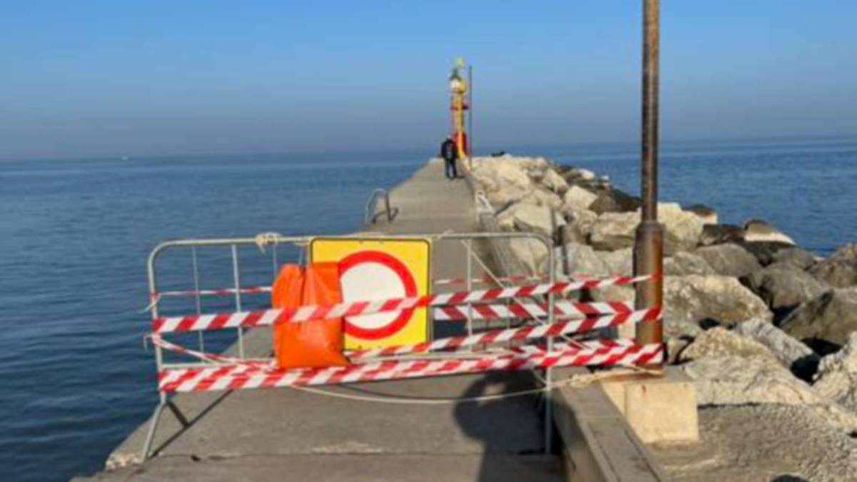 Cesenatico, tratto finale del molo chiuso in attesa dei lavori