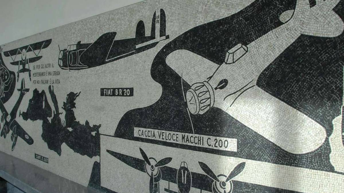 Forlì, museo del volo: mosaici modificati nel 1951