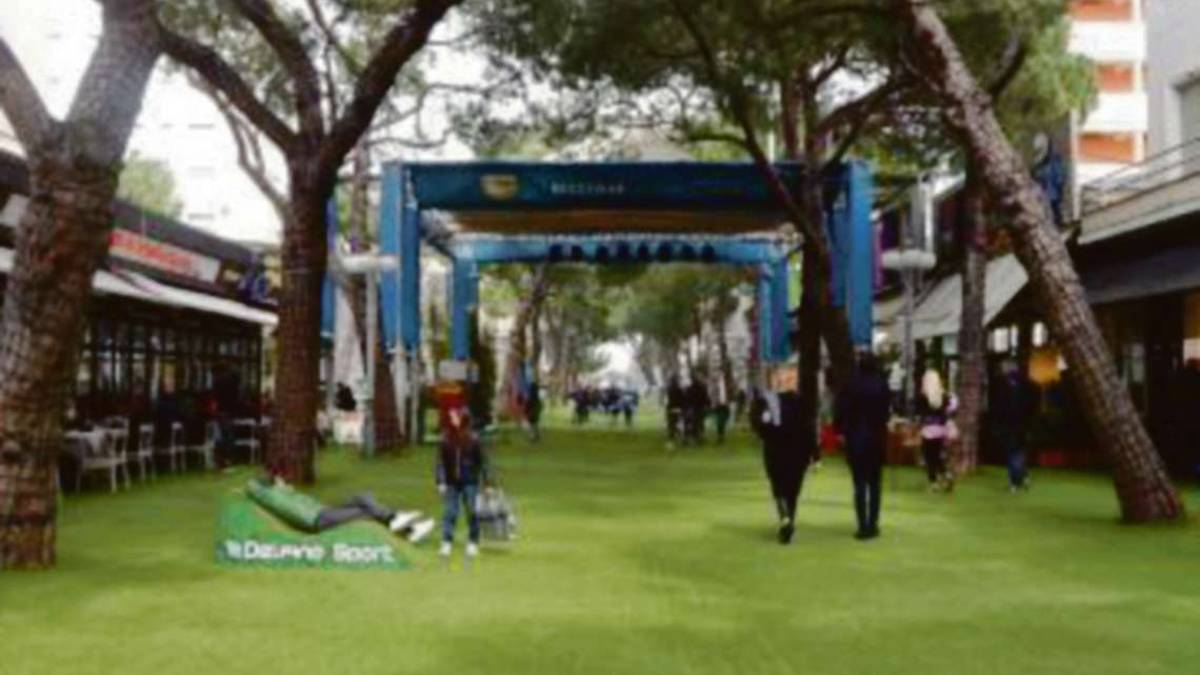 Riccione. La sindaca sfratta il tappeto verde da viale Ceccarini