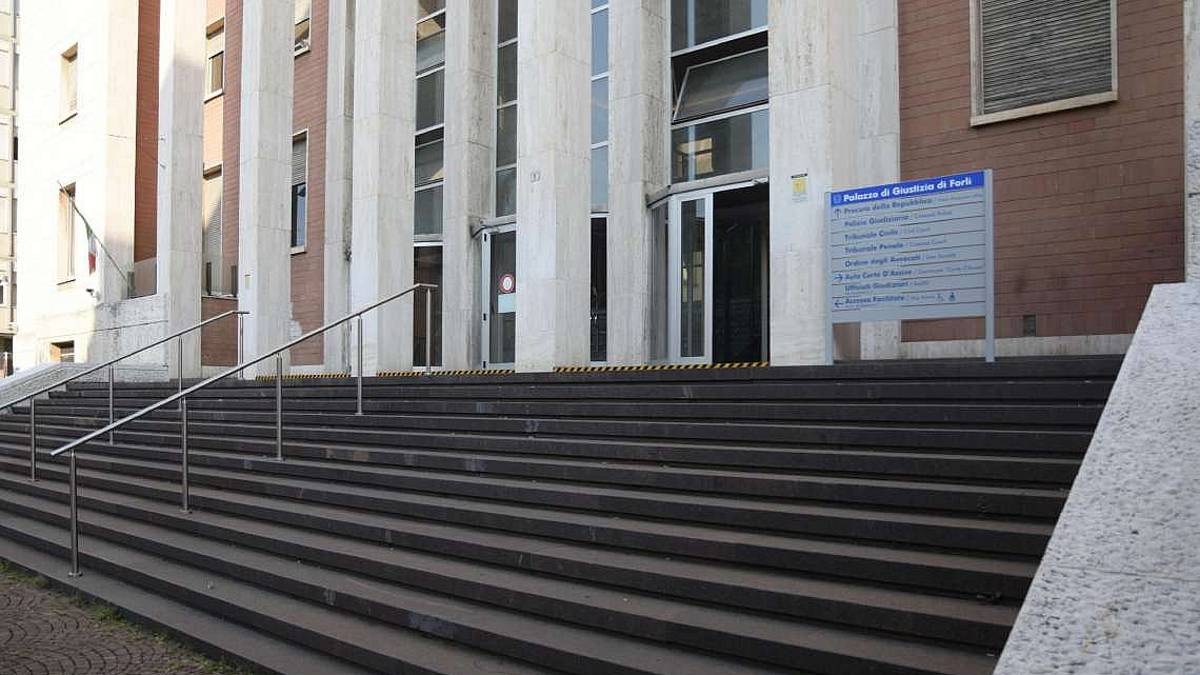 Forlì, processo maglietta Auschwitzland, giudice ricusato
