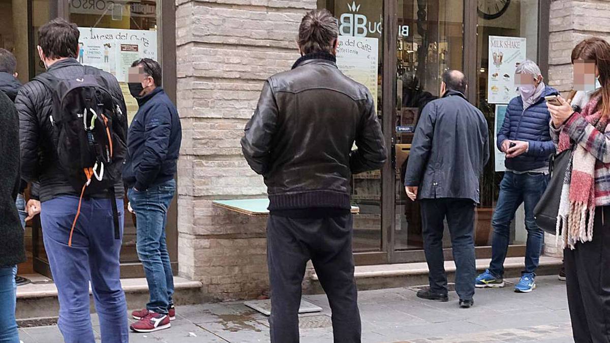 Meno gente in giro a Rimini e poche multe ma aumentano le liti