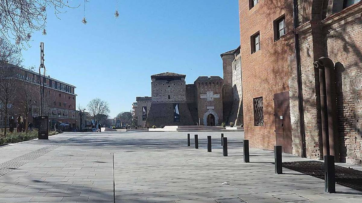 Rimini. Piazza Malatesta tutta pedonale, in auto solo i residenti