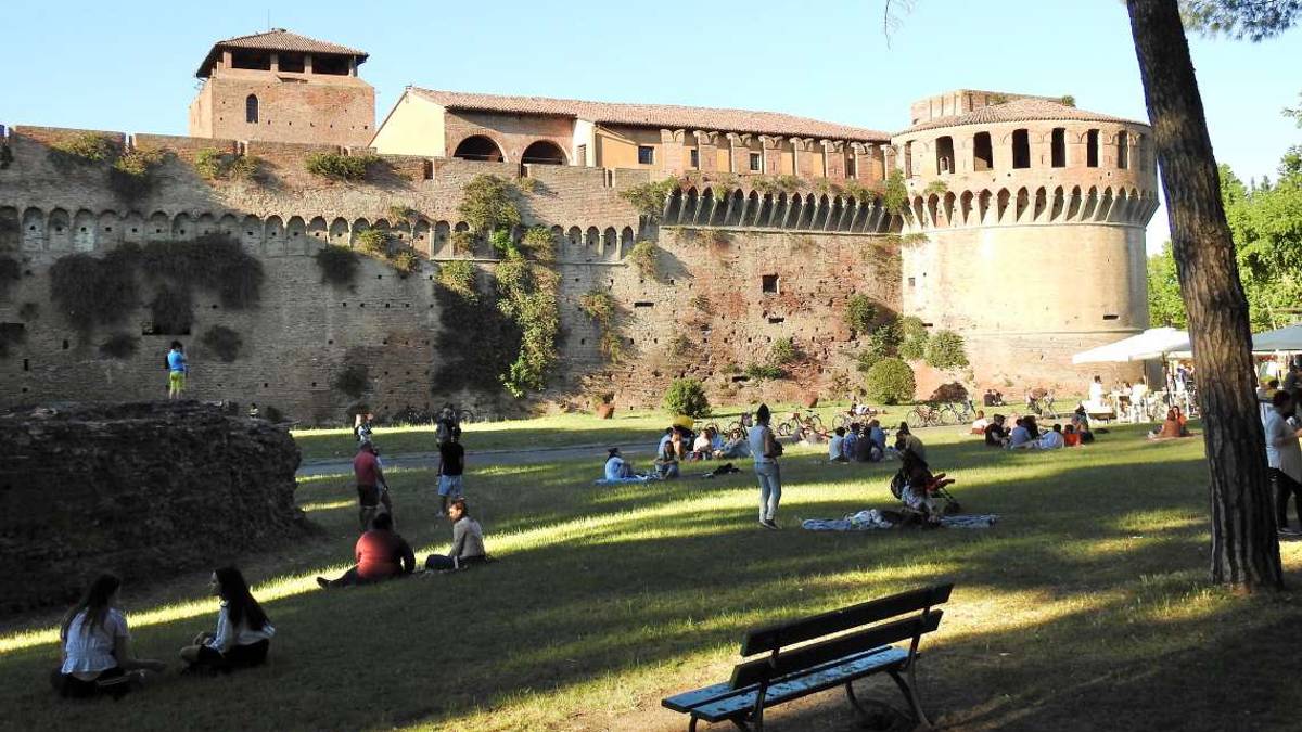 Imola, domenica la Rocca diventa una maxi palestra a cielo aperto