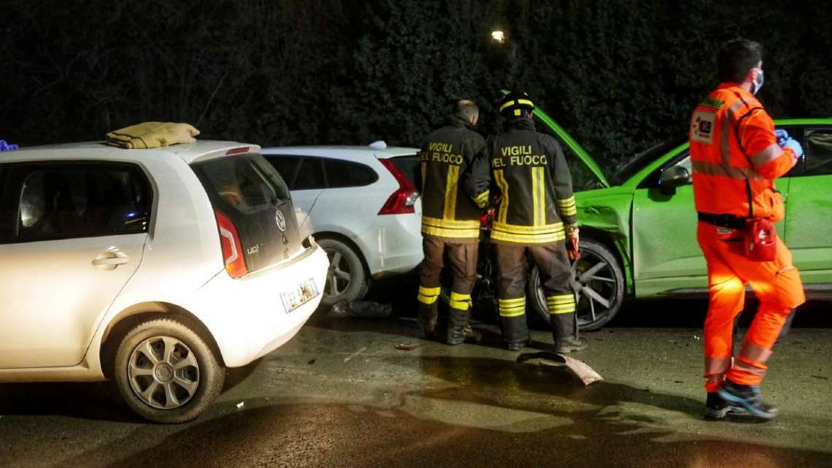 Ravenna, tamponamento in via Trieste: 3 feriti