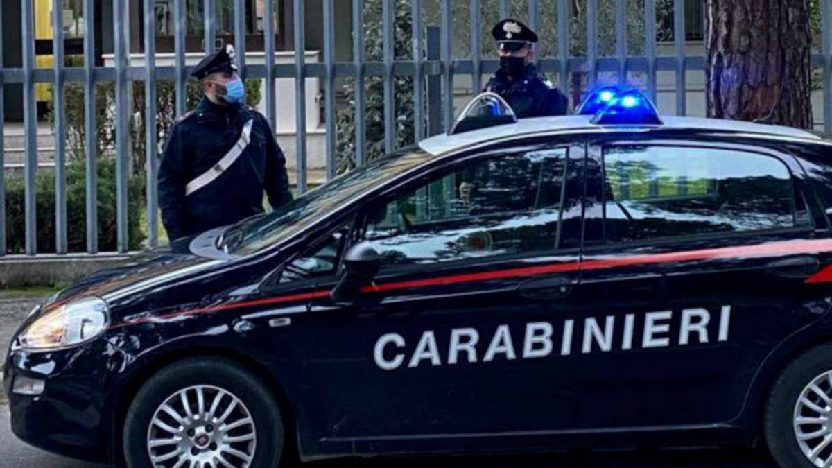 Valconca, filma e minaccia la compagna ipovedente