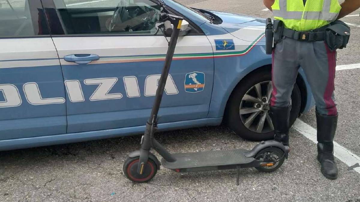 Rimini: monopattino in autostrada, la multa è di 41 euro