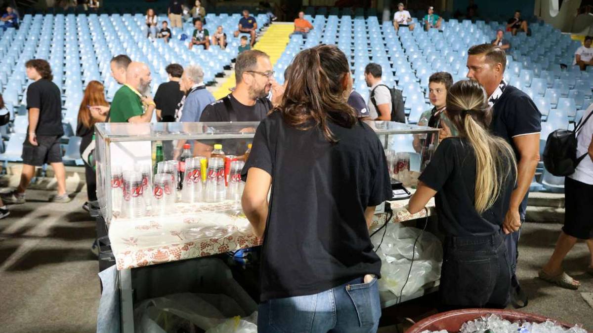Cesena, che tristezza la bottiglietta d'acqua a 1,50 euro allo stadio: ormai i prezzi sono impazziti