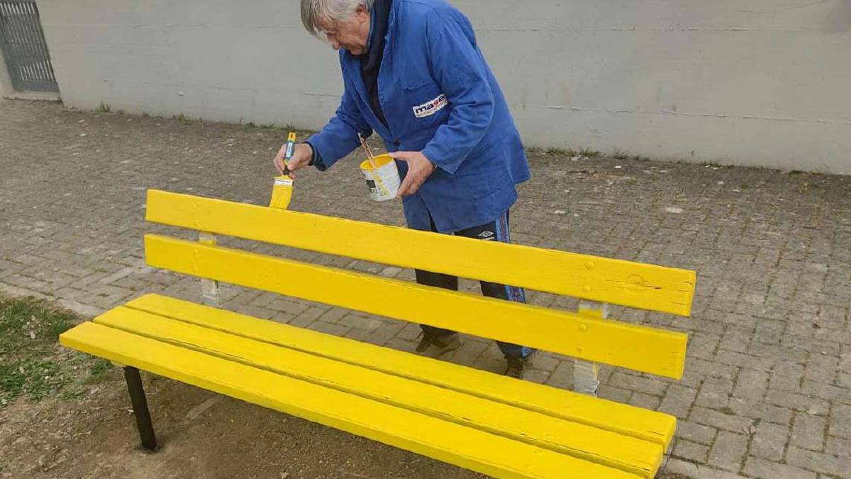 Forlì, una panchina gialla per Giulio Regeni