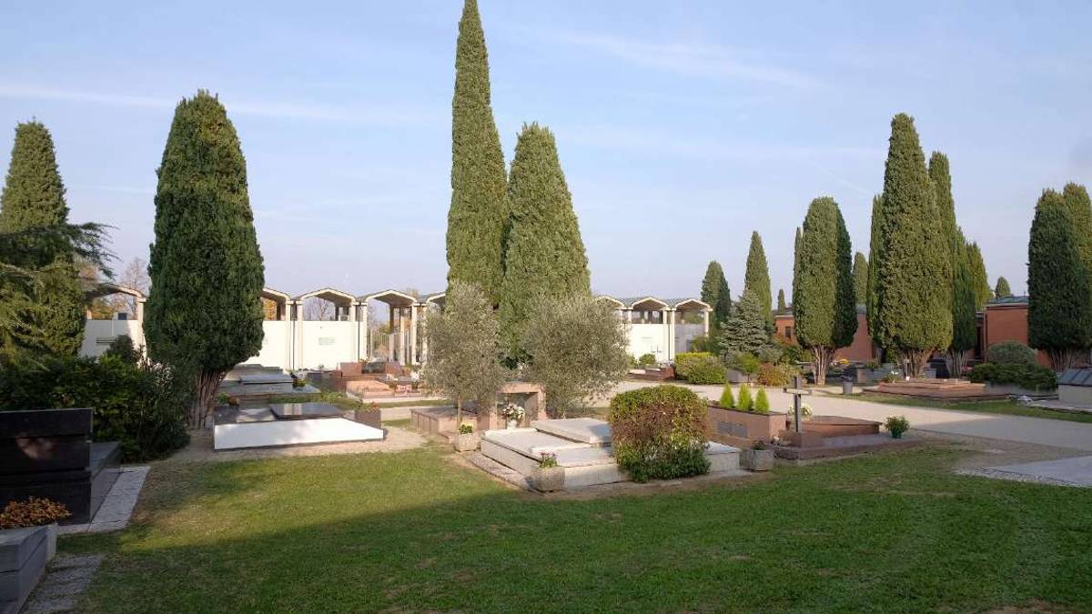 Imola, dal Comune 450 mila euro in due anni per lavori nei cimiteri