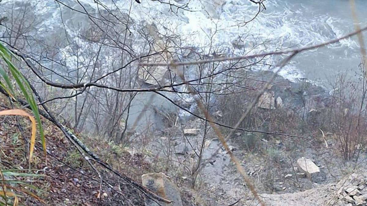 Tredozio. Frana alle Rive, strada a senso unico alternato