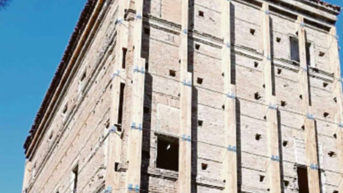 Cesena, palazzaccio: completati i lavori anti-crollo sulle pareti