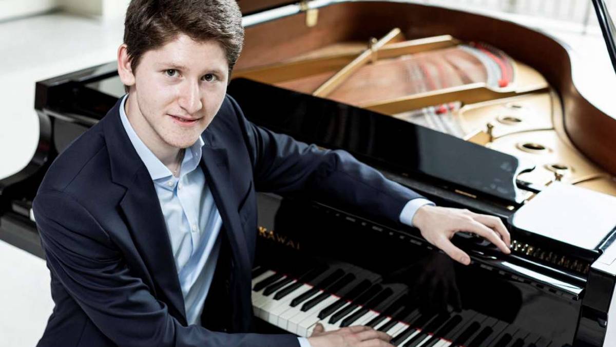 All'Alighieri il pianista Emanuil Ivanov omaggia Rachmaninov