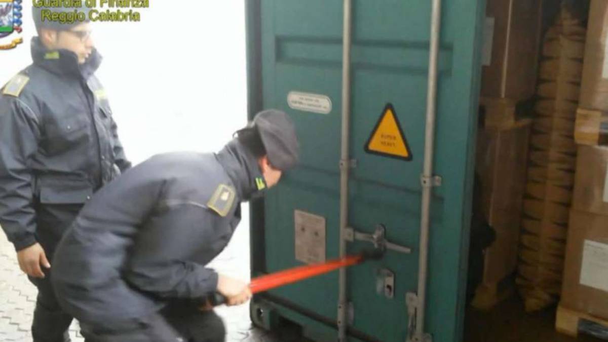 Droga nelle navi di pesce dirette a Cesenatico: pene dimezzate