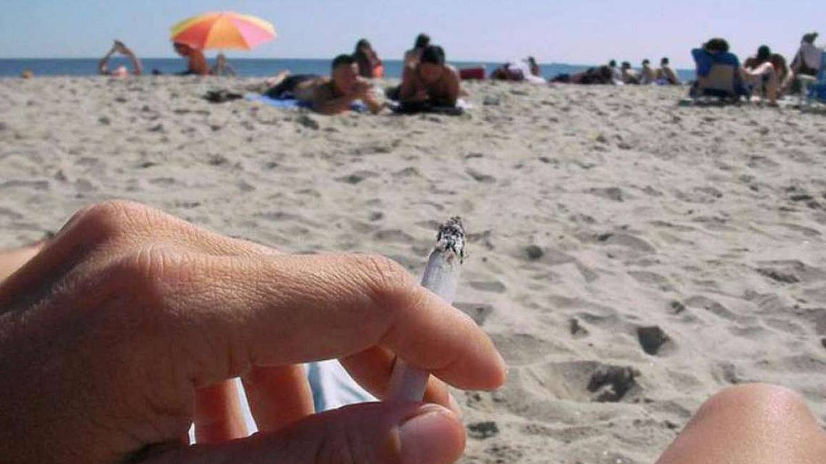 Il 64% dei mozziconi buttato in spiaggia come se nulla fosse