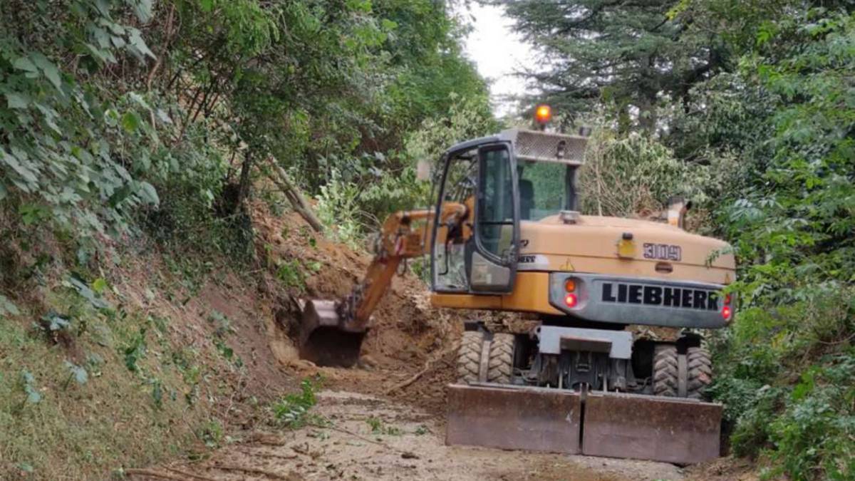 Imola, frana a Varignana. Altri due giorni per riaprire la strada