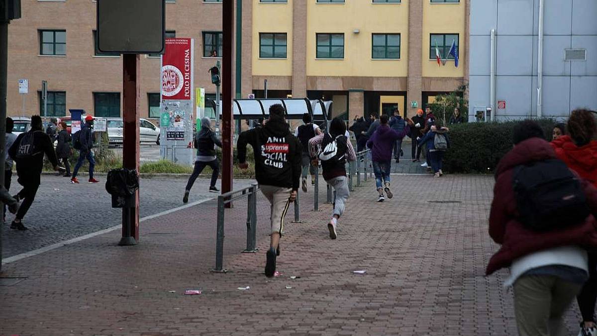 A processo la rissa tra bande in stazione a Cesena