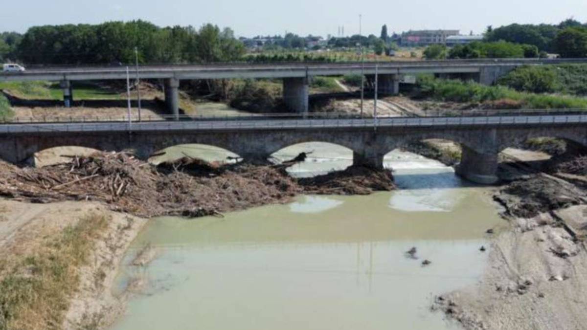 Alluvione: Il ponte ferroviario a Cesena va liberato dai pericoli