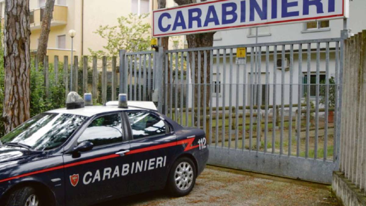 Cervia, insegnante imolese in vacanza al mare scippata in bici
