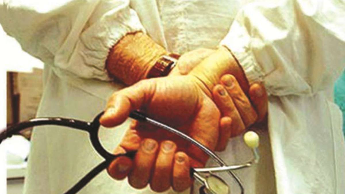 Imola, le richieste più strane ai medici per avere il Green pass