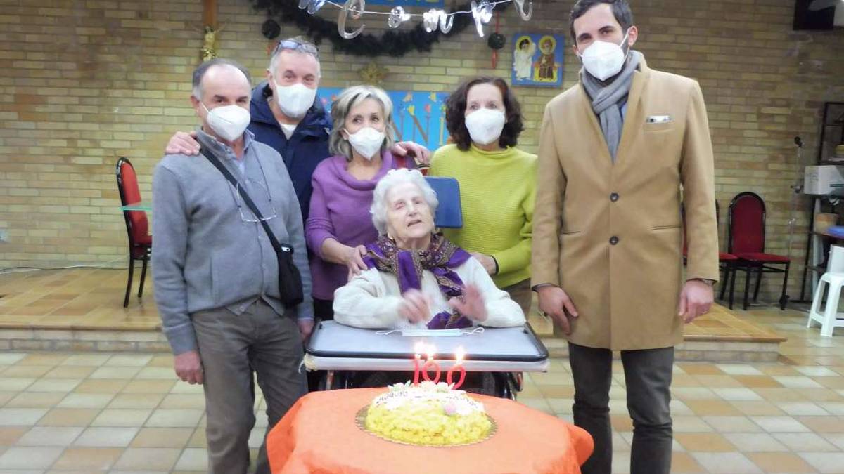 Cesena, i 100 anni di nonna Laura