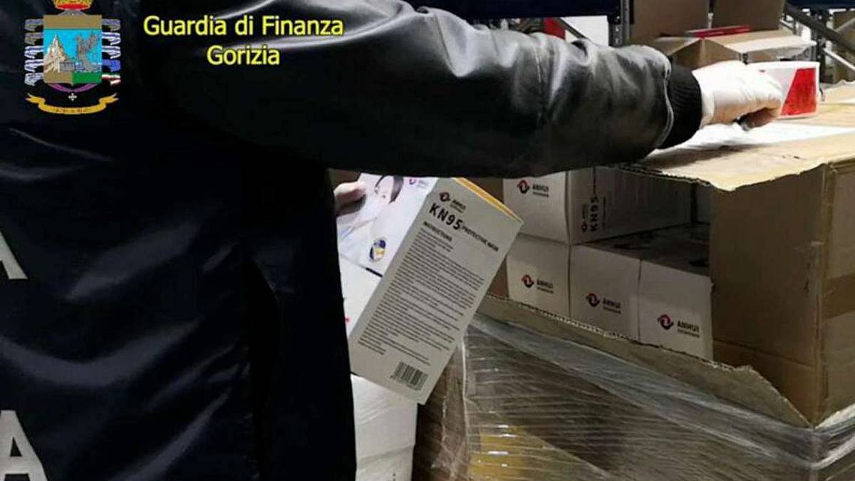 Ritirate altre 15mila mascherine: salgono a 30mila le non a norma