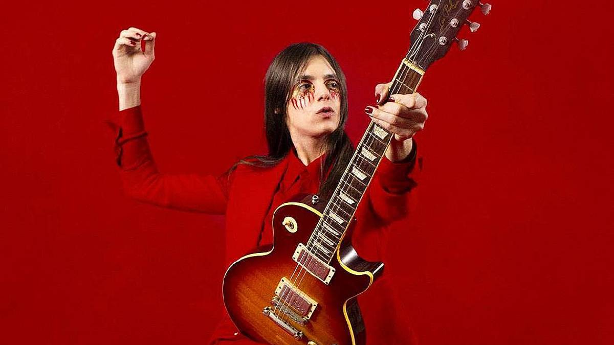 Dal glam rock al folk pop; Lucio Corsi al Verucchio festival