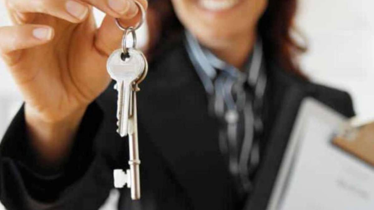 Riccione, compra casa e scopre che non può essere completata
