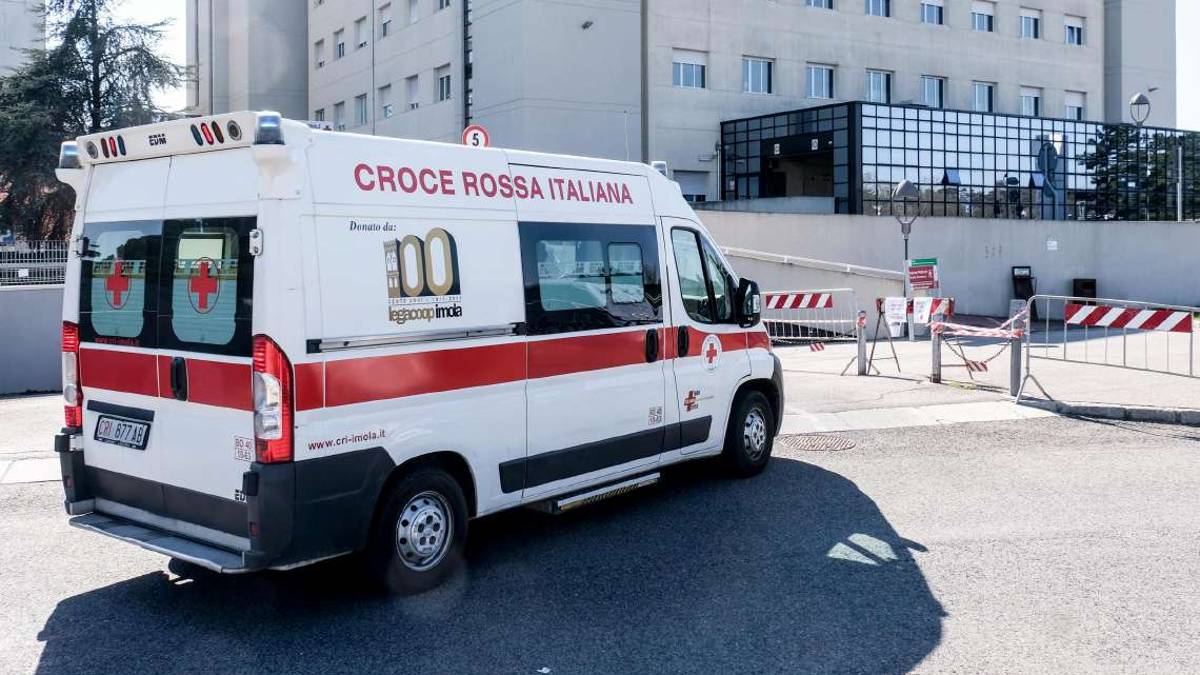 Imola, l'Ausl rinnova per 1,7 milioni i servizi con la Croce Rossa