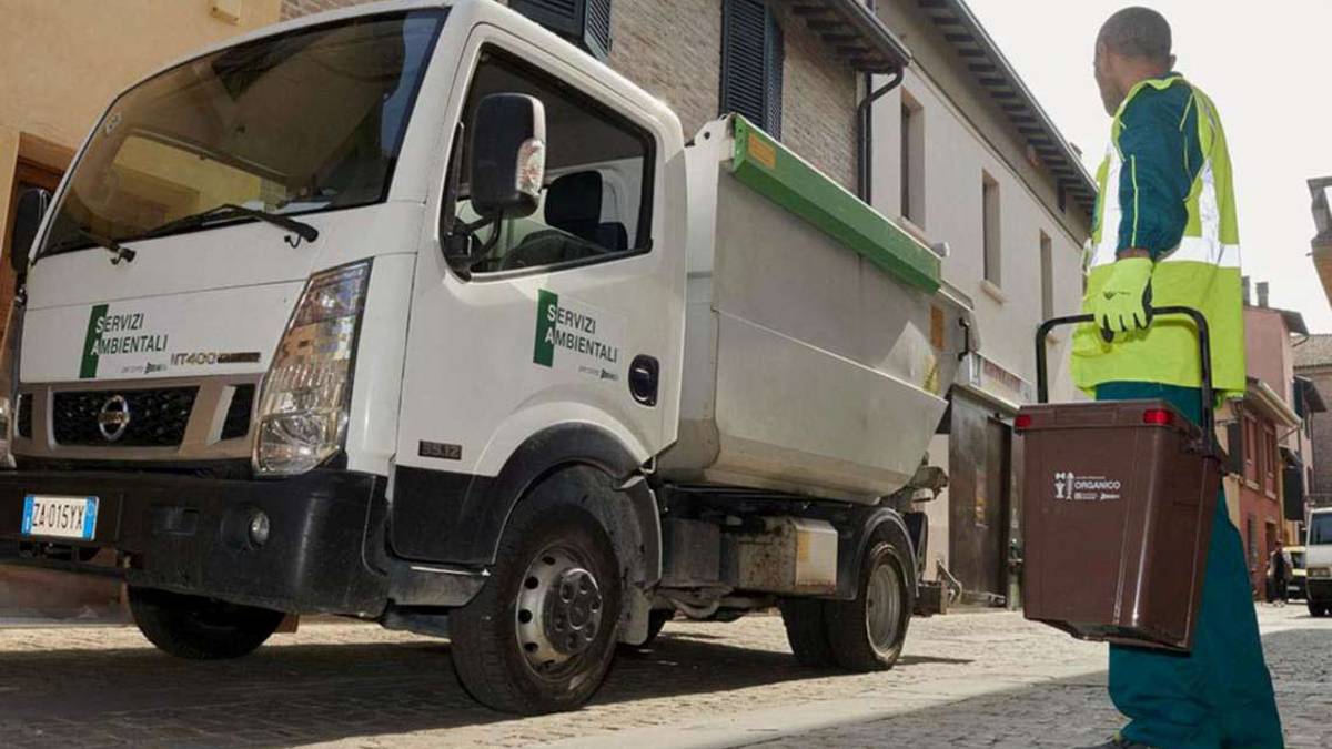 Ravenna, da lunedì rifiuti porta a porta in città per 17mila utenze
