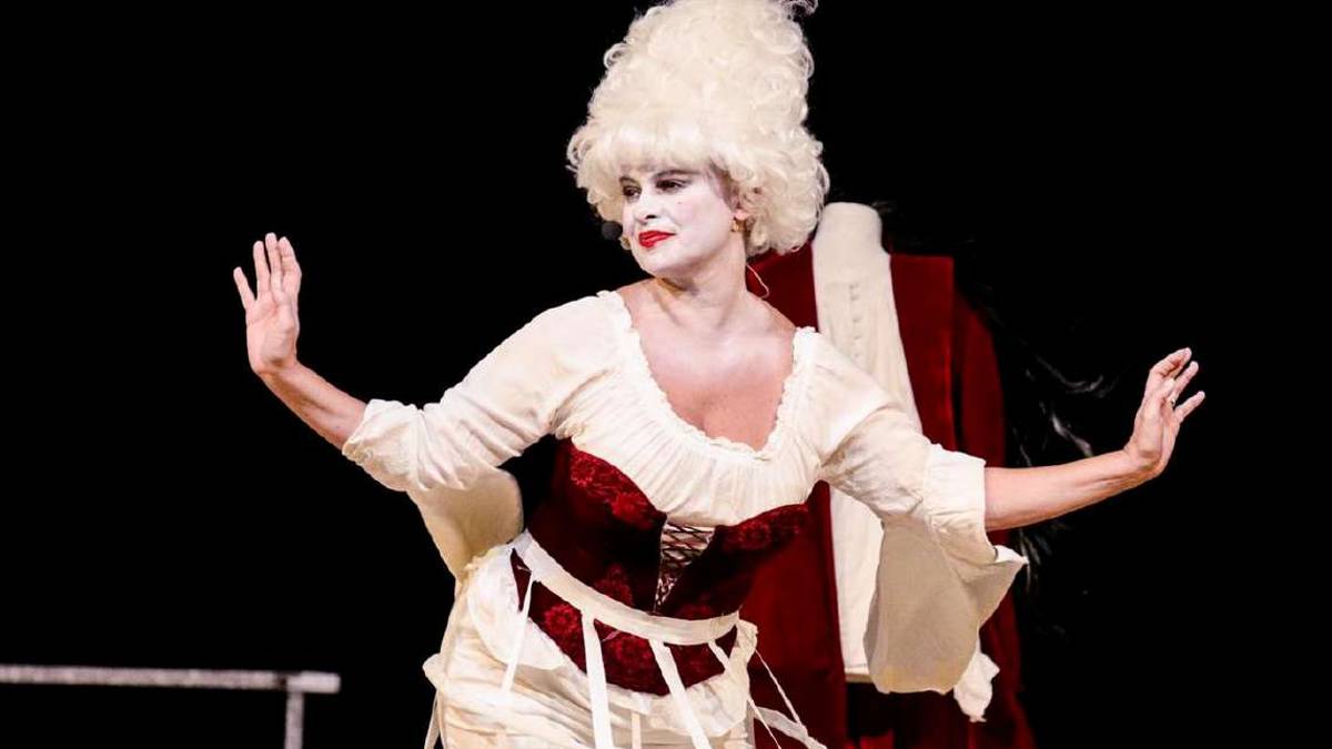 La Locandiera con Debora Caprioglio a San Giovanni