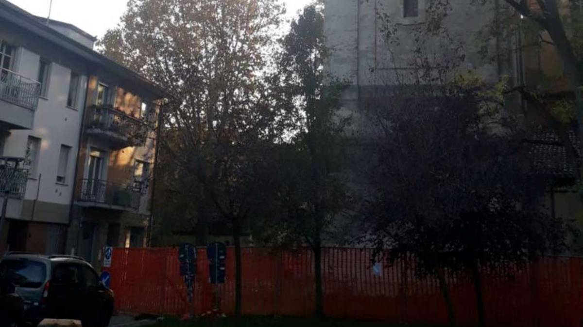 Faenza, cosa succede, viene giù il campanile? Pericolo sicurezza a San Domenico