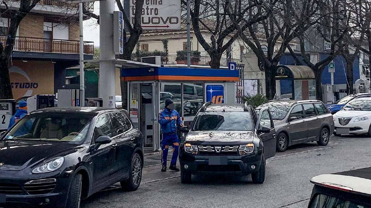 San Marino, il pieno torna a costare meno: sconto del 15% da aprile