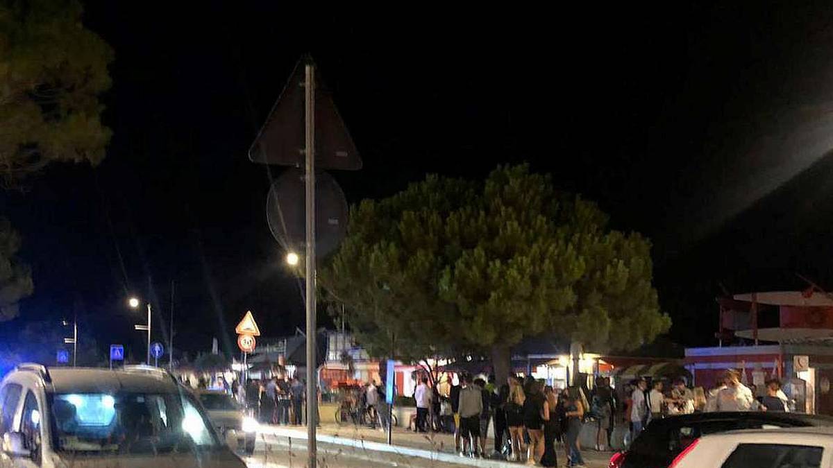 Cesenatico, 400 ragazzini alla festa: bagno chiuso e scatta la multa
