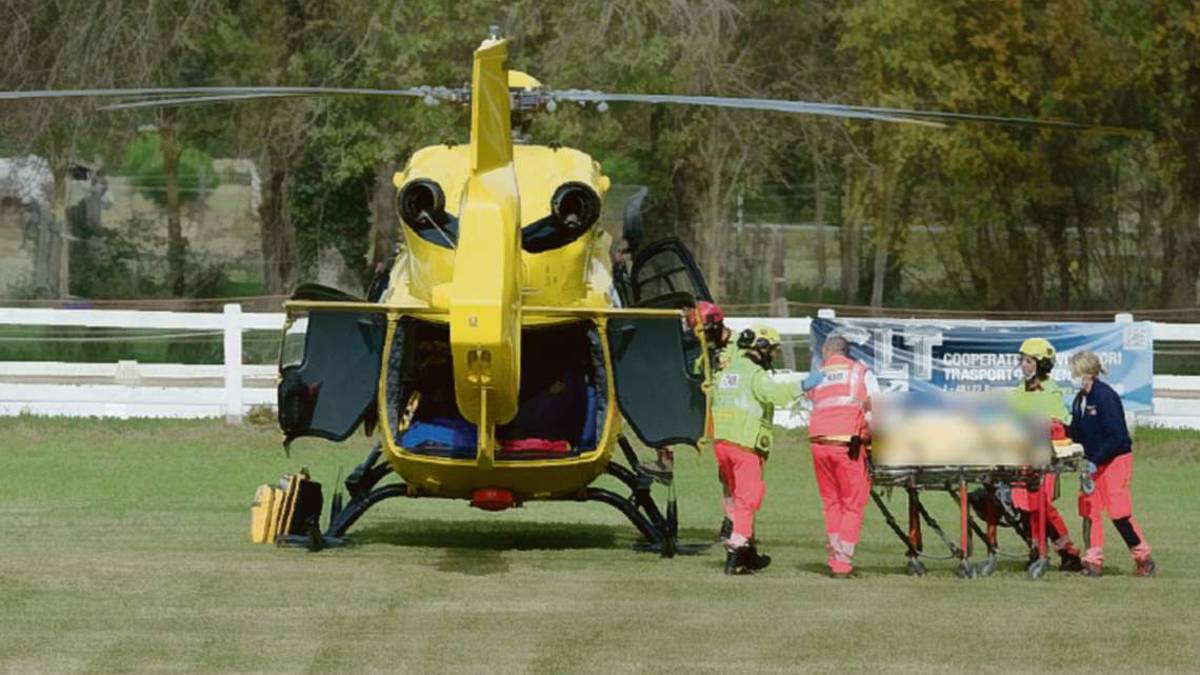 Ravenna, cade da cavallo. Portato in elicottero al Bufalini