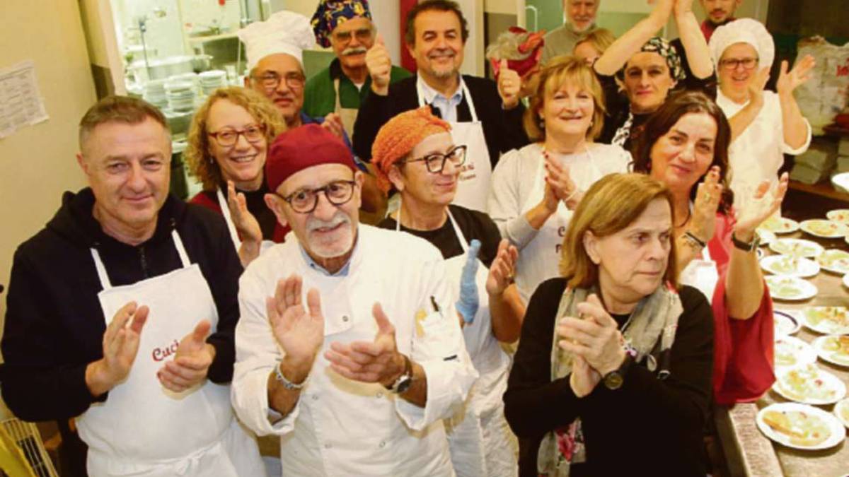 Cesena, il Capodanno speciale alle Cucine popolari: Lo sentite tutto il bene che c'è qui dentro?